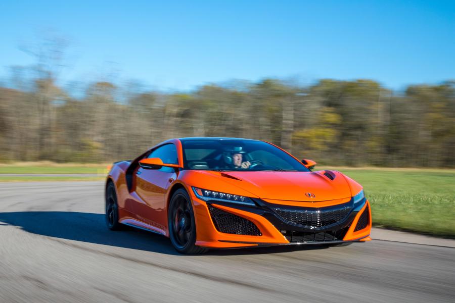  Acura NSX 2018 года  (фото 51 из 57)